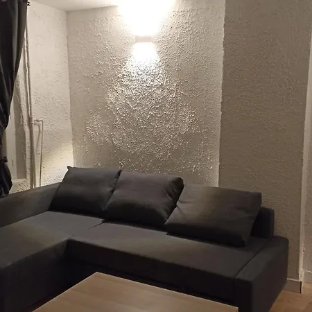 Neuf Climatise Centre #6 *