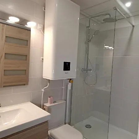 Neuf Climatise Centre #6 *